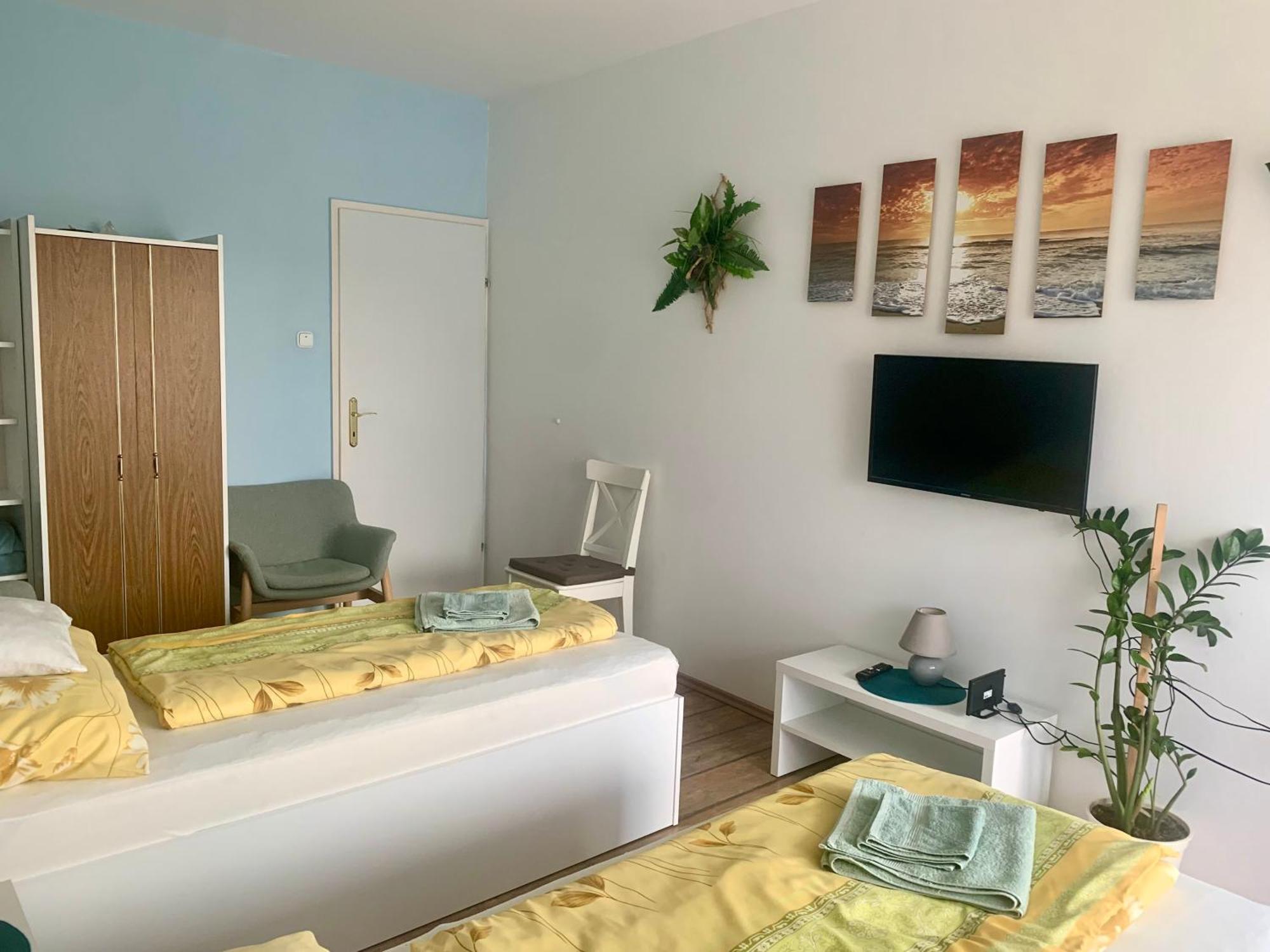 Aloe Apartman Шопрон Екстериор снимка