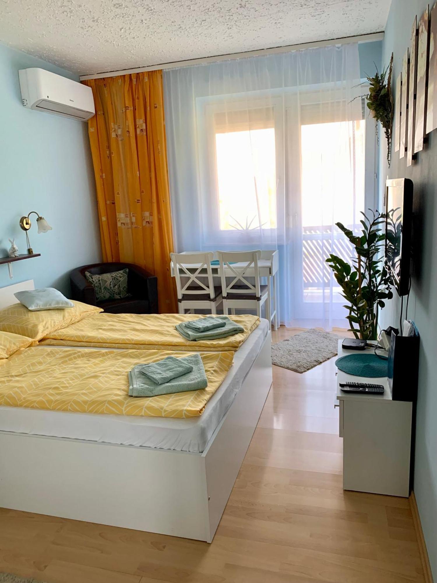 Aloe Apartman Шопрон Екстериор снимка