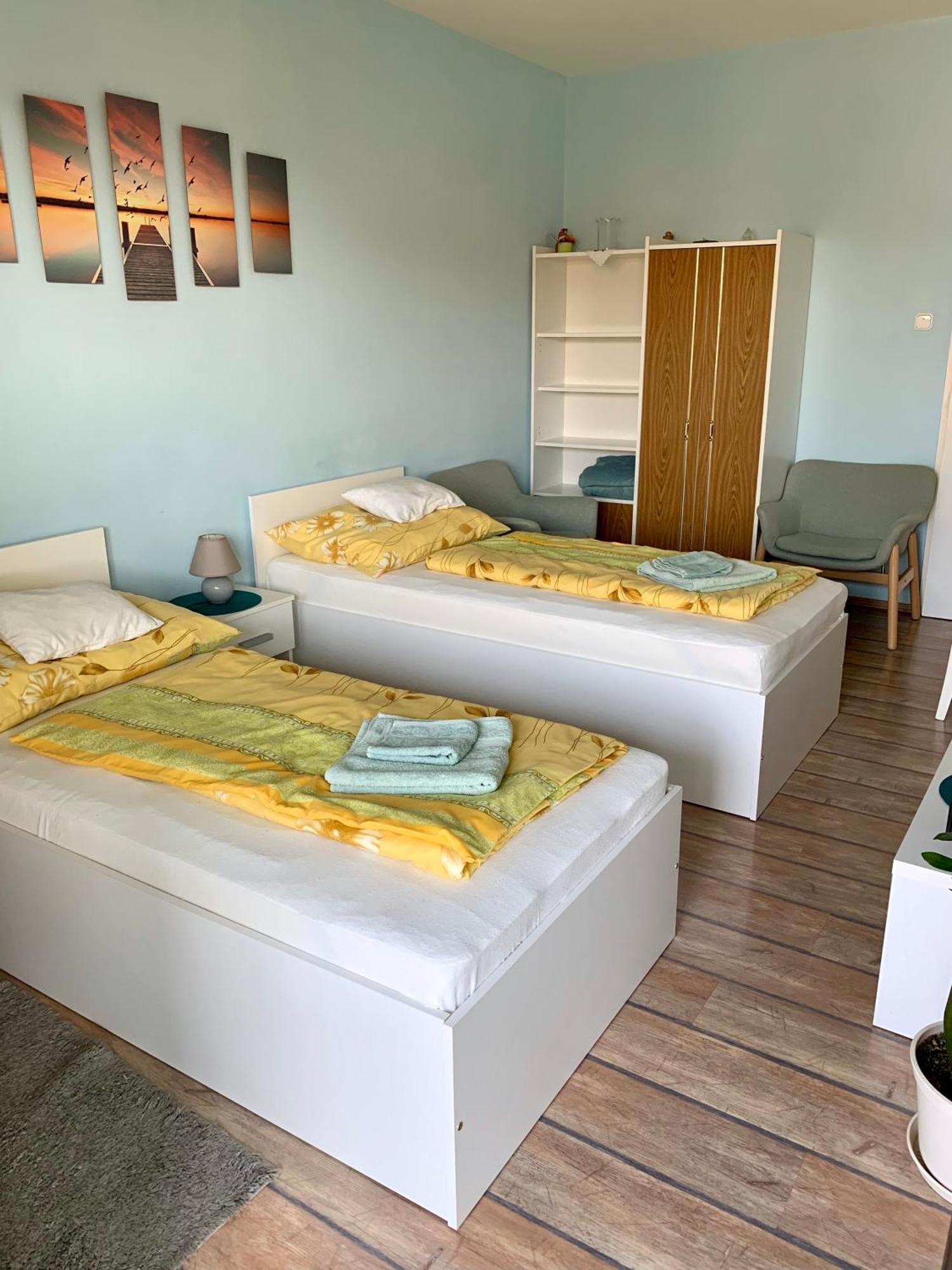 Aloe Apartman Шопрон Екстериор снимка