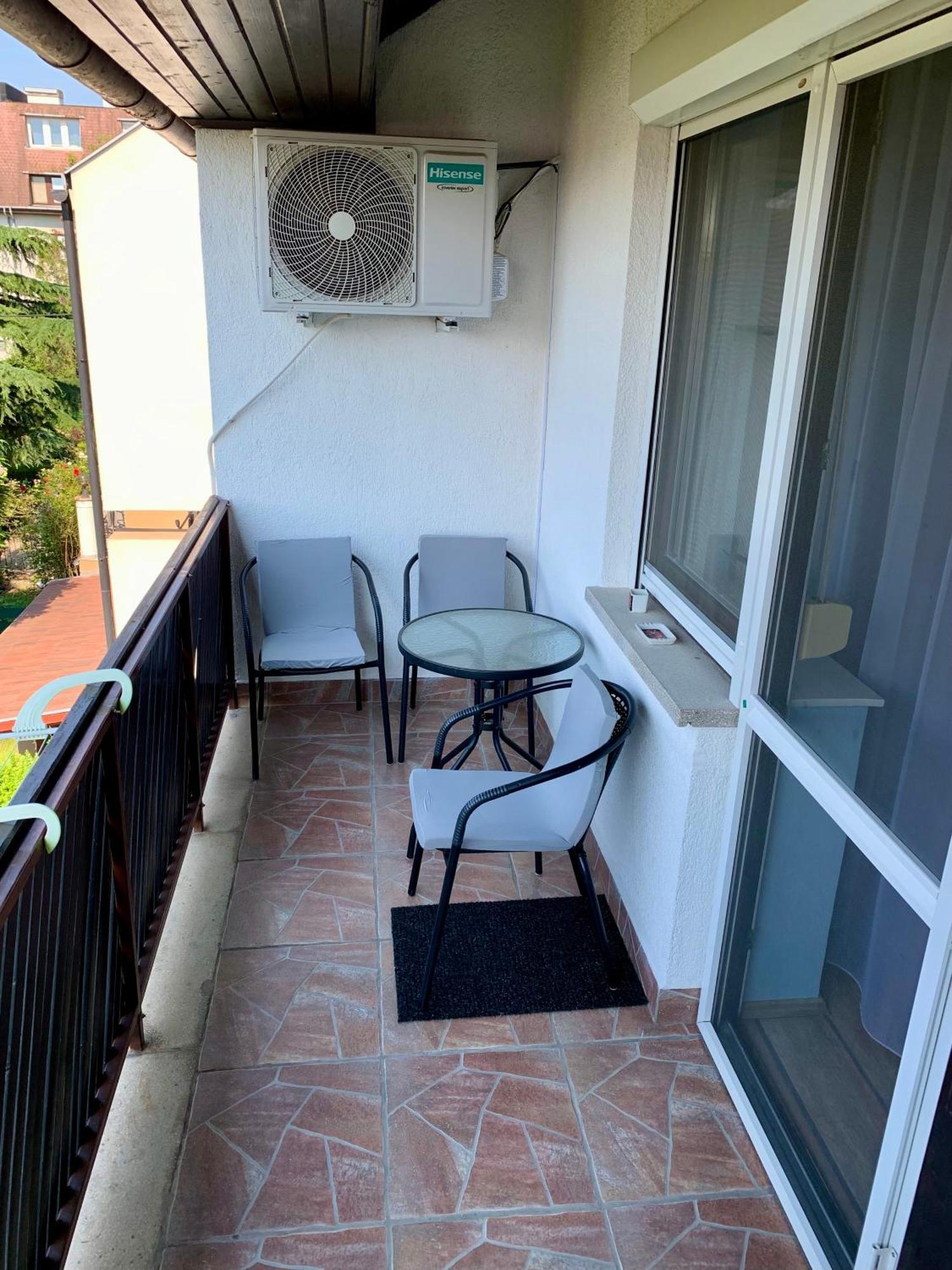 Aloe Apartman Шопрон Екстериор снимка
