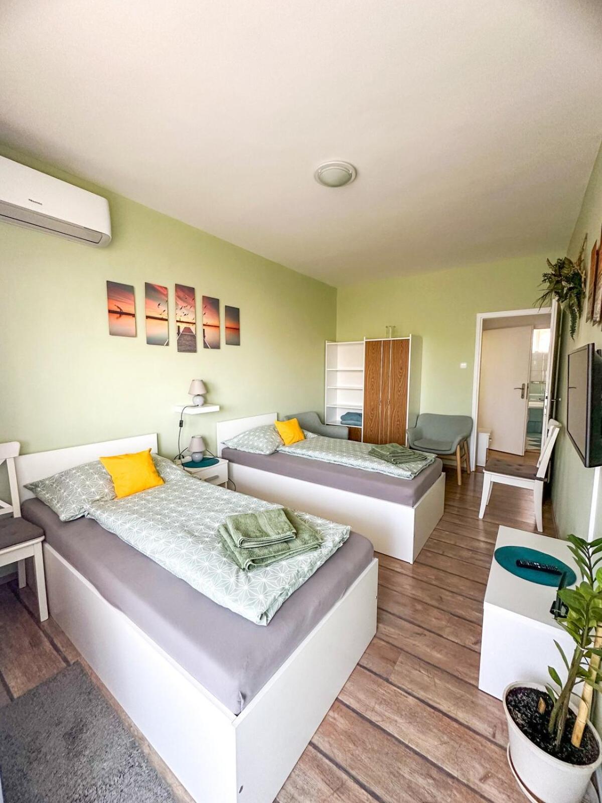 Aloe Apartman Шопрон Екстериор снимка
