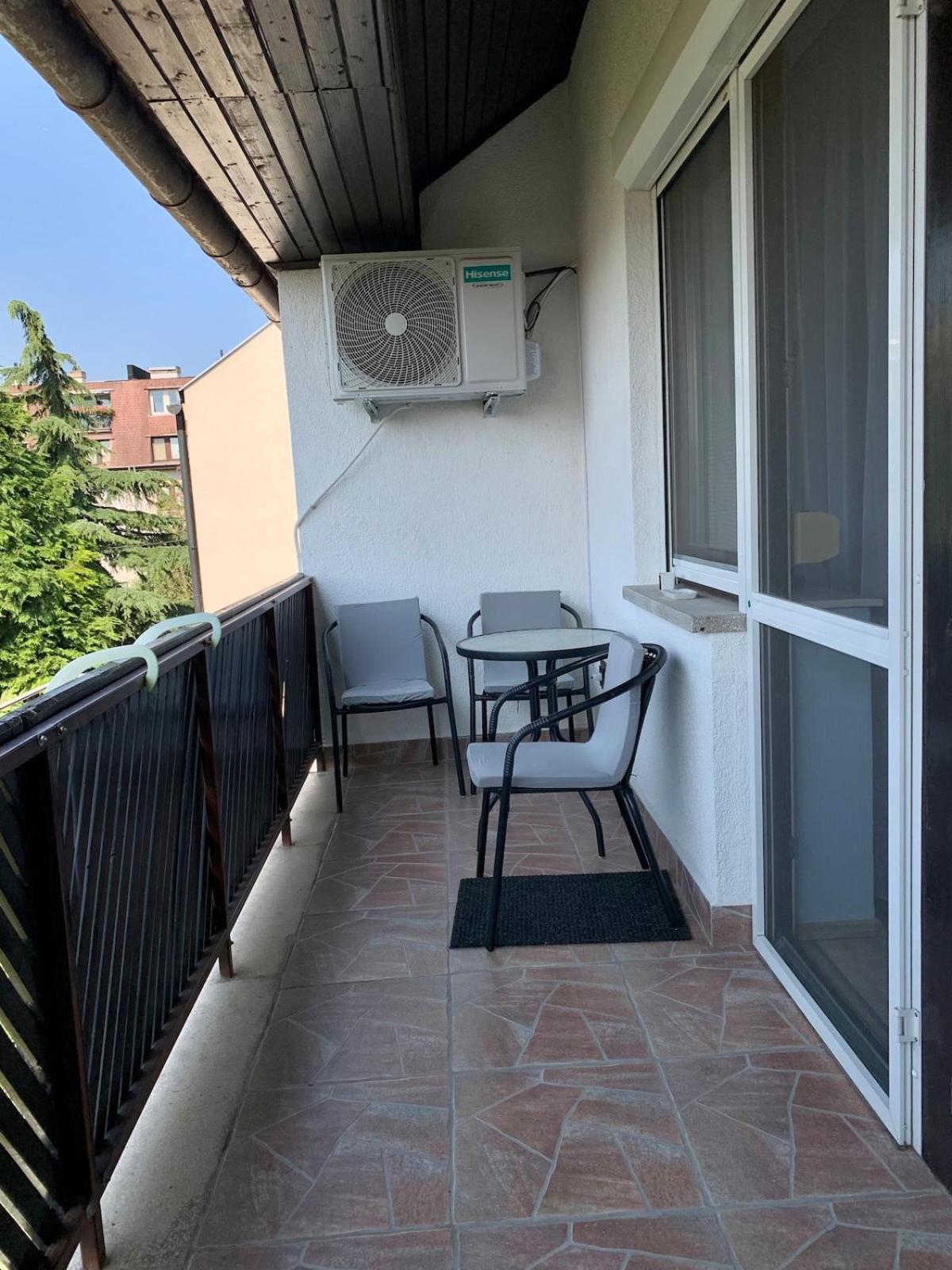 Aloe Apartman Шопрон Екстериор снимка